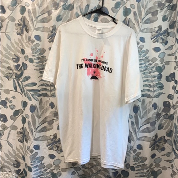 Gildan Tops - ✨ 3 for 12! ✨ The Walking Dead t-shirt